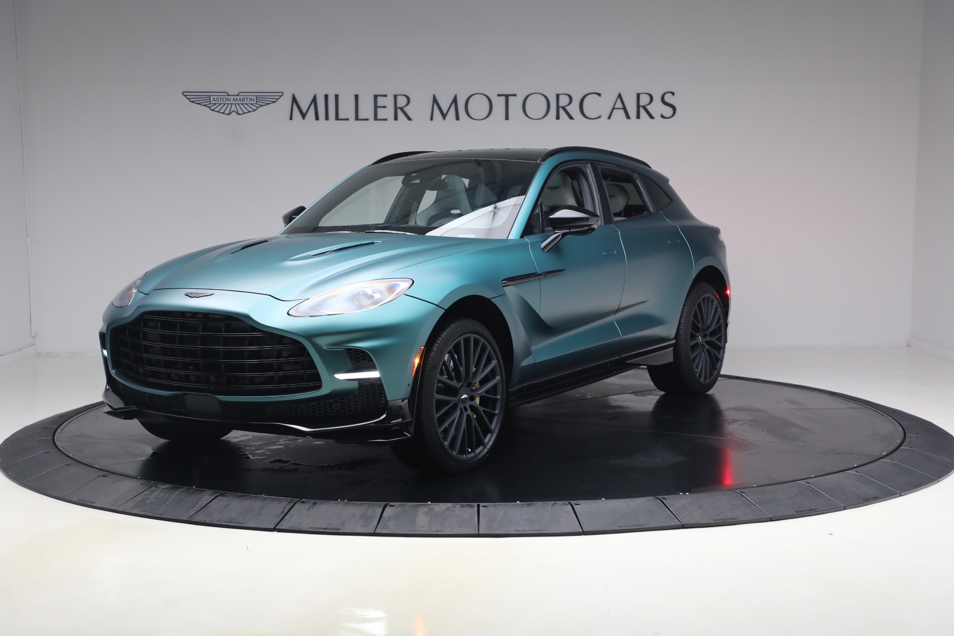 aston martin dbx 2023 SD7VUJBW7PTV06452 image aston martin dbx 2023 SD7VUJBW7PTV06452 image